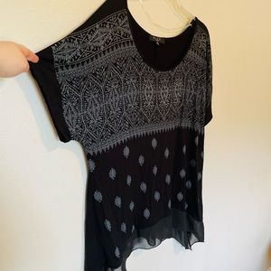 Bleu Bohemian Style Short Sleeve Black Blouse with Shark Bite Hem Size 1X